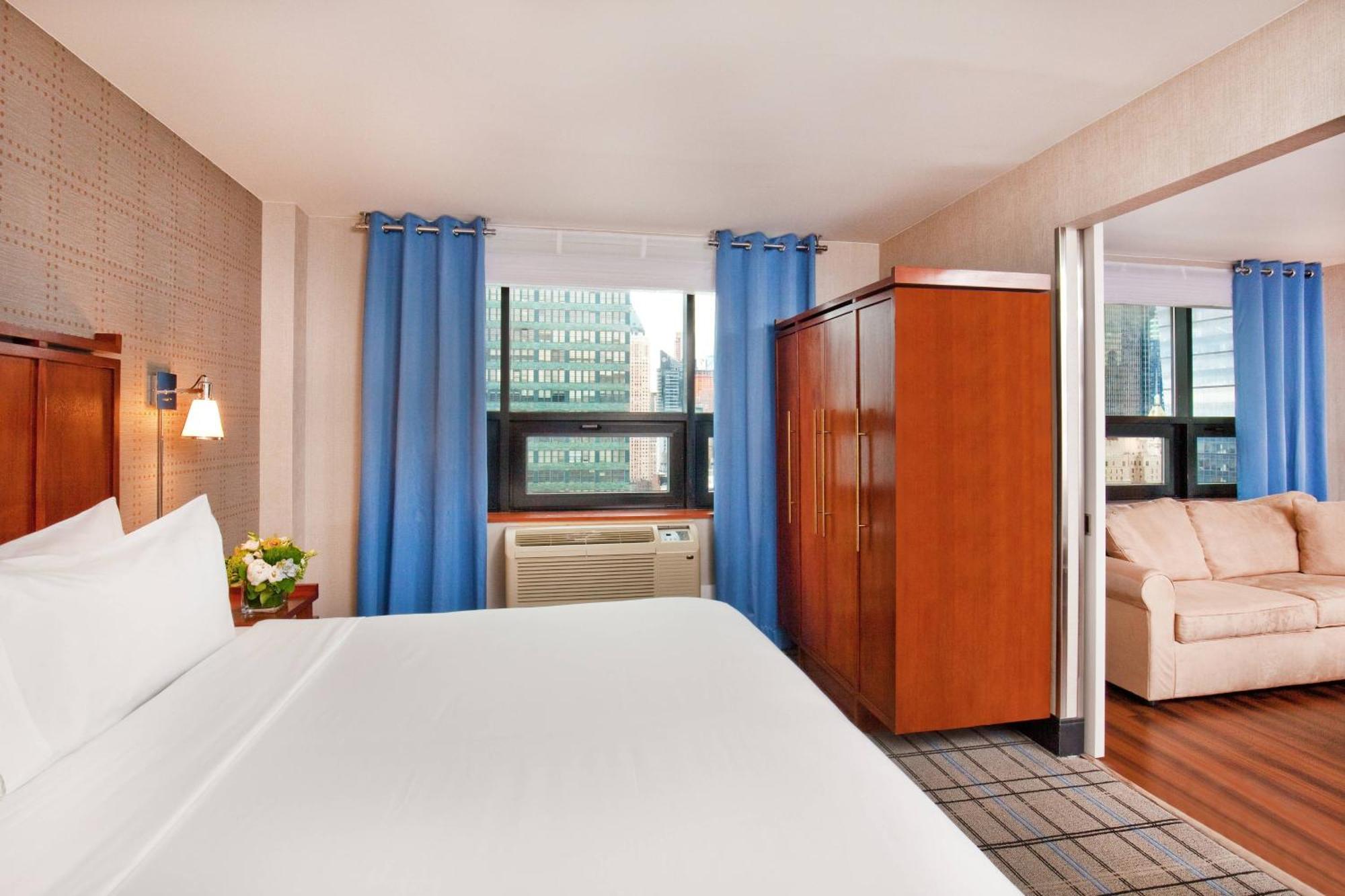 Four Points By Sheraton Midtown - Times Square Hotel New York City Exterior photo